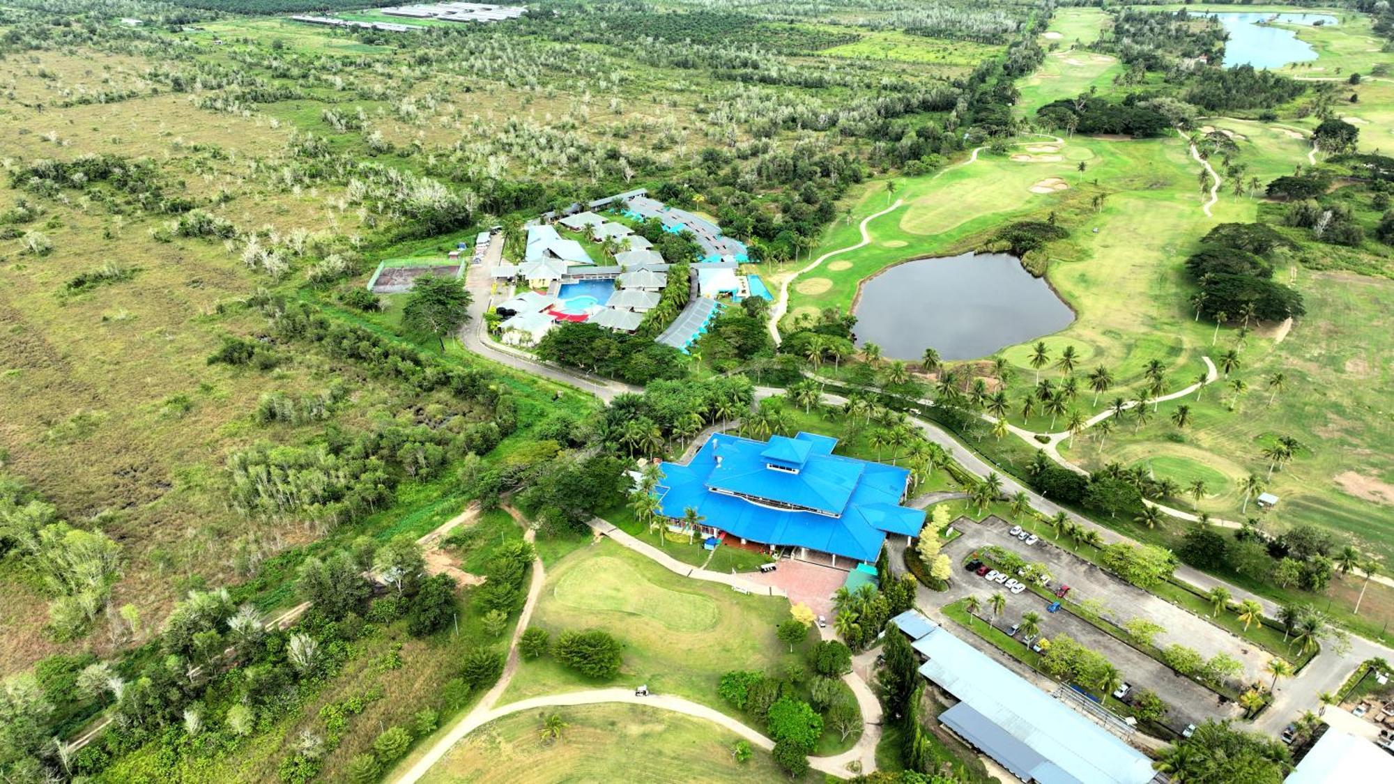 Artitaya Borneo Golf & Resort Papar Exterior foto
