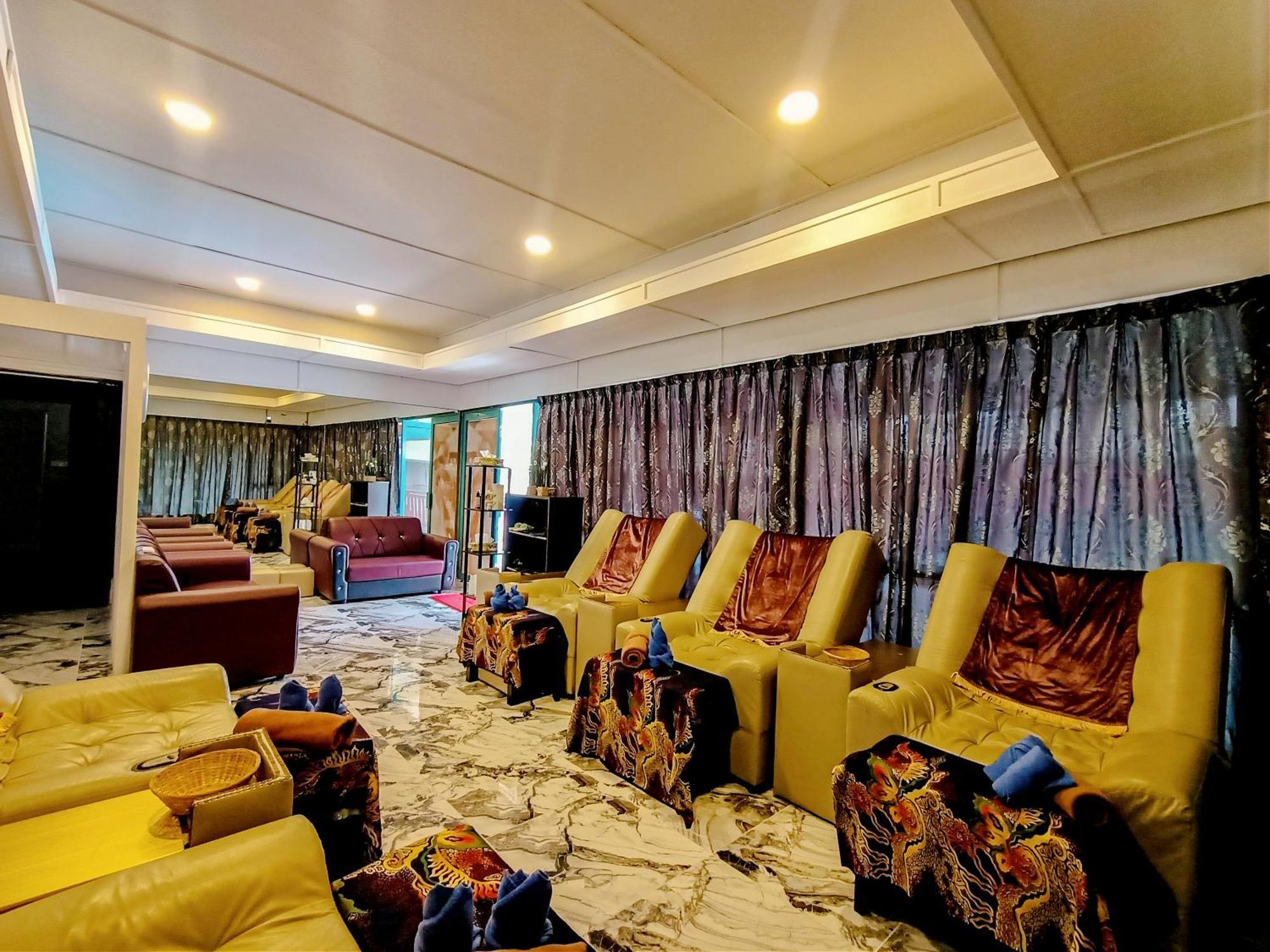 Artitaya Borneo Golf & Resort Papar Exterior foto