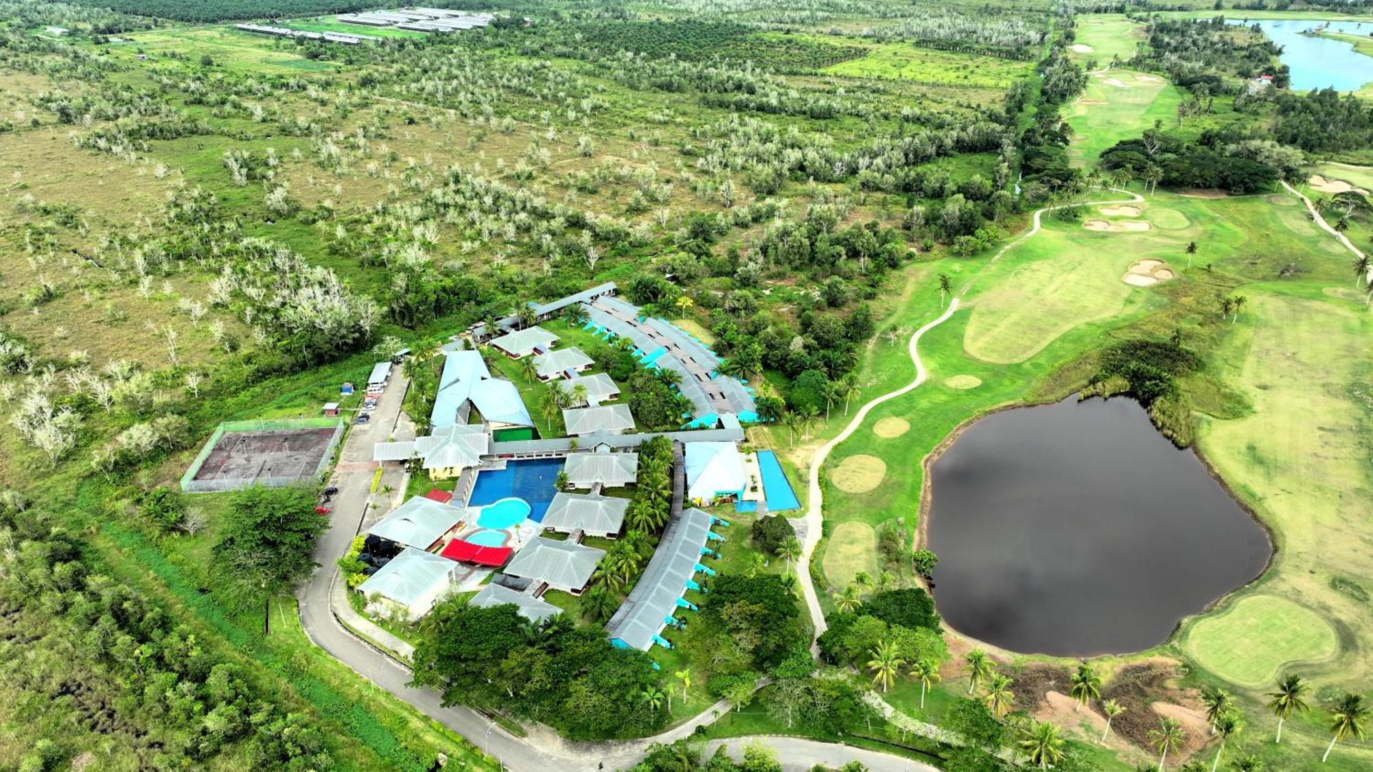 Artitaya Borneo Golf & Resort Papar Exterior foto