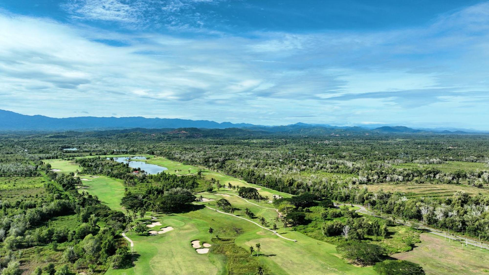 Artitaya Borneo Golf & Resort Papar Exterior foto