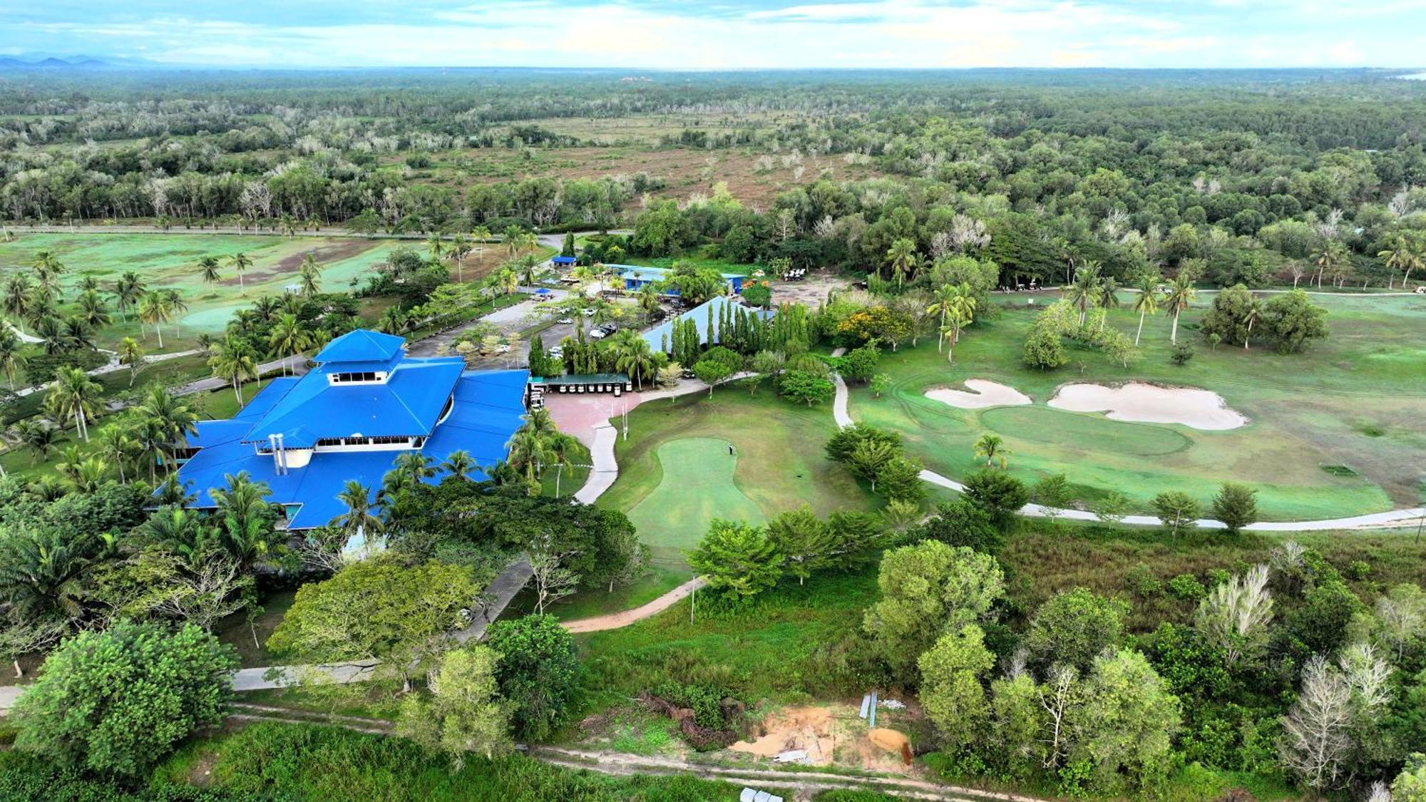 Artitaya Borneo Golf & Resort Papar Exterior foto
