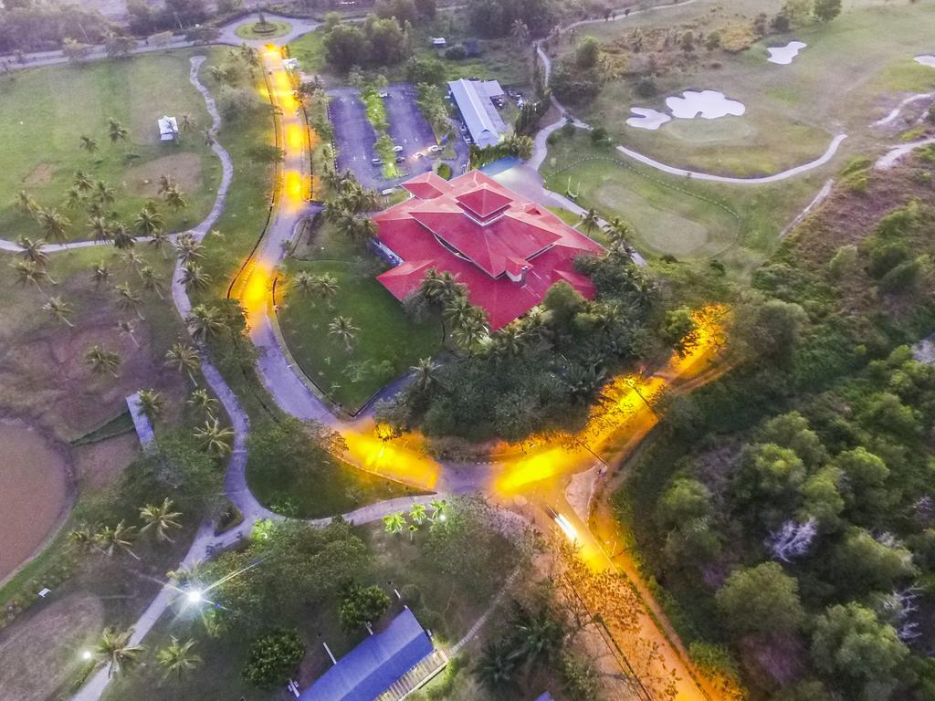 Artitaya Borneo Golf & Resort Papar Exterior foto